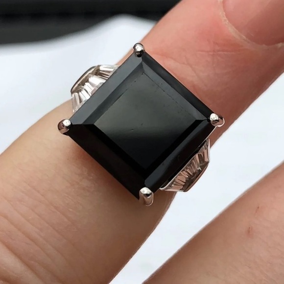 Jewelry - Genuine Black Spinel Ring